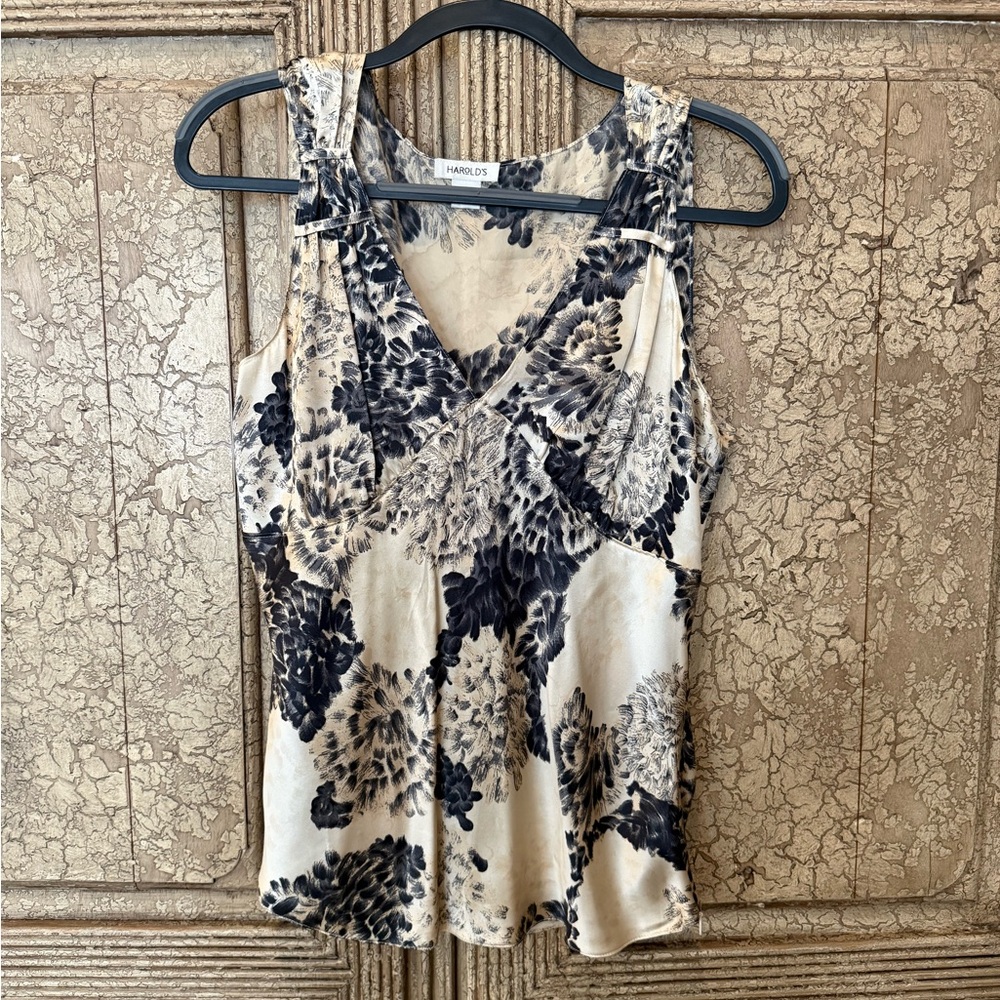 Harold's Cream and Black Floral V-Neck Sleeveless Camisole